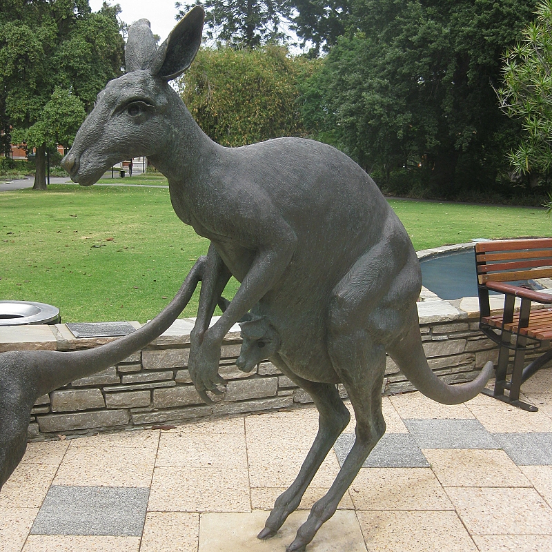 Contemporary Art Decoration Metal Life Size Animal Sculpture Bronze Statue Kangaroos