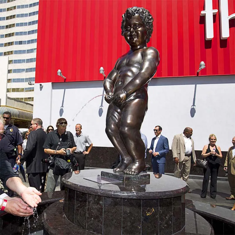 Bronze Boy Statue Peeing Fountain For Compamy